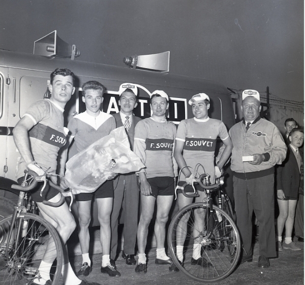 Valence. - Prix cycliste Martini (07/04/1957) [AMV, Fonds André Deval, 20Fi0437]